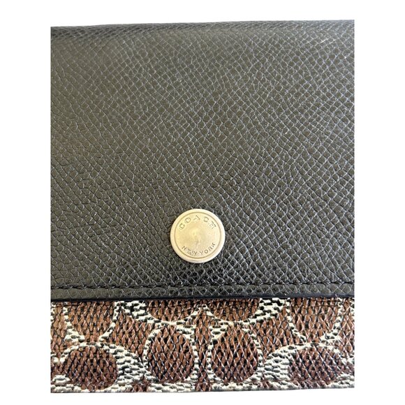 Coach Wallet Signature Logo C Pebbled Leather Checkbook Card Clutch Brown Black - Picture 4 of 7